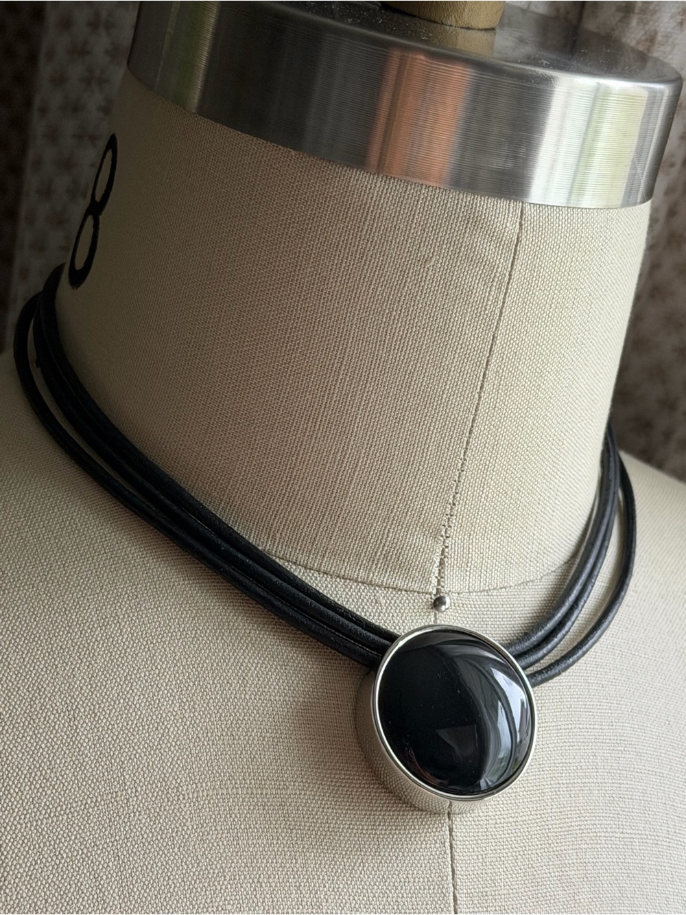 LAUREN RALPH LAUREN | Vintage | Black Leather Choker Silver Black Bezel Pendant